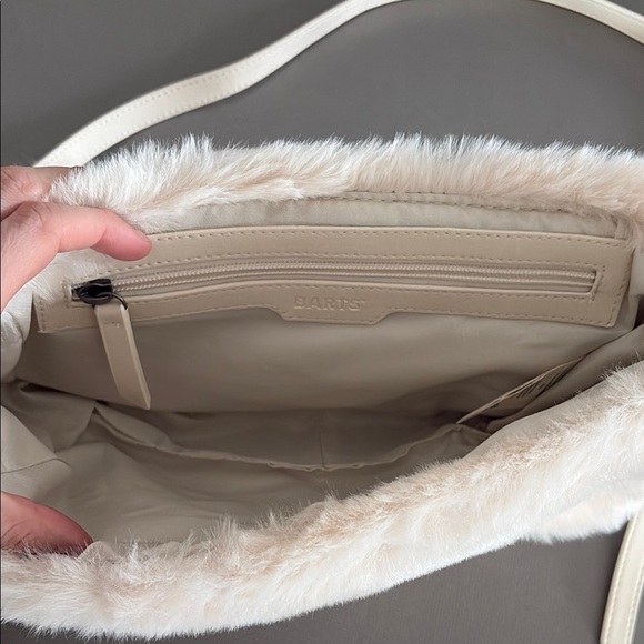 MOVING SALE - NWOT Barts Cream Faux Fur Crossbody Bag - Picture 4 of 5